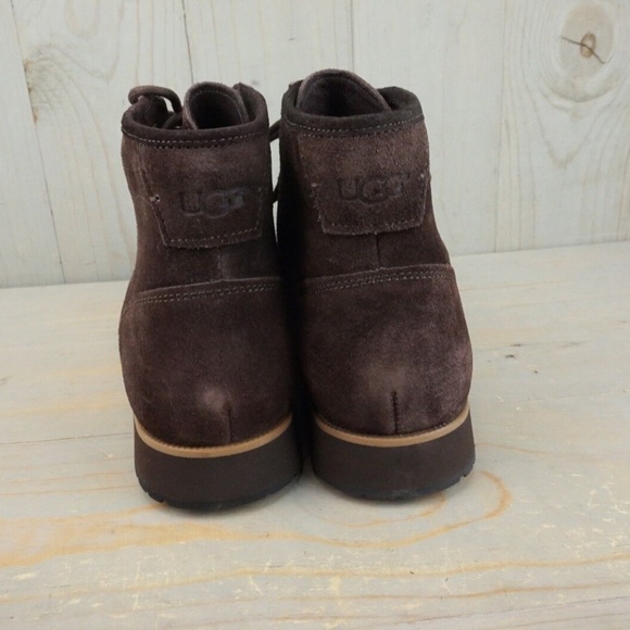 UGG MOREAU MENS WINTER BOOTS NEW IN BOX - Picture 3 of 7